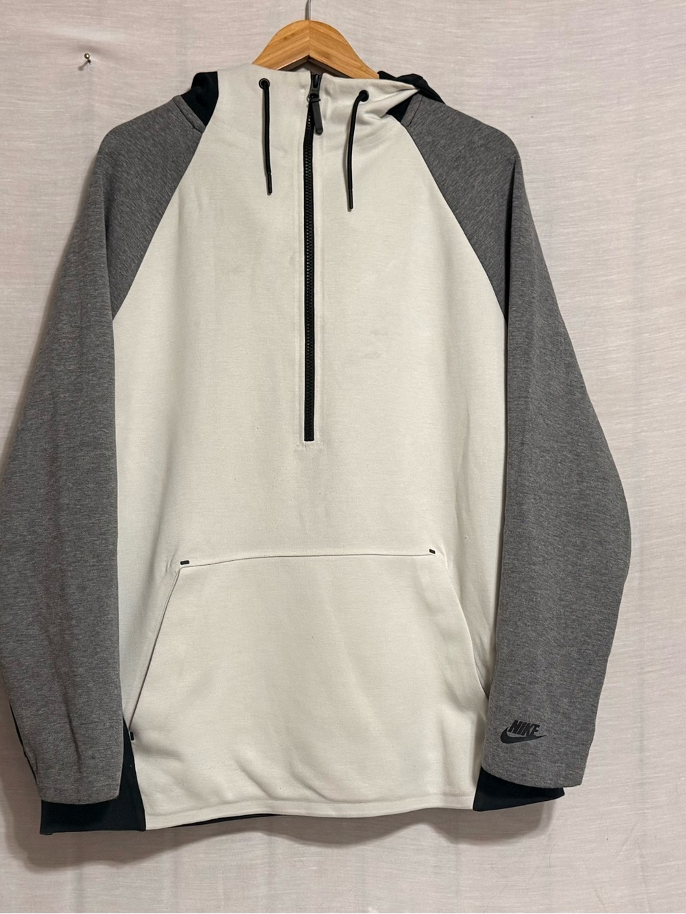 Nike Men’s XL Colorblock Half Zip Hooded Pullover Gray White Black